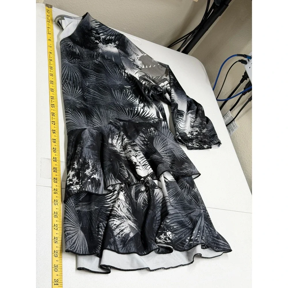 Kate & Mallory Top Womens 1X Gray Palm Print‎ Ruffle Hem Tropical Stretch Office
